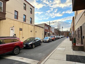1814 S 13th St, Unit 2nd floor in Philadelphia, PA - Building Photo - Building Photo