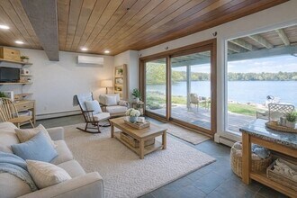 114 Spy Pond Pkwy, Unit B in Arlington, MA - Foto de edificio - Building Photo