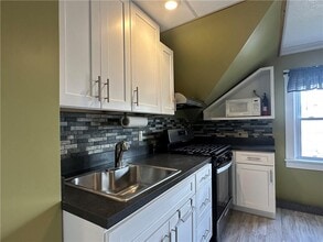 296 Canonicus St in Tiverton, RI - Building Photo - Building Photo