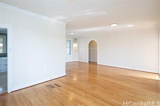 2238 Ho'onanea St in Honolulu, HI - Building Photo - Building Photo