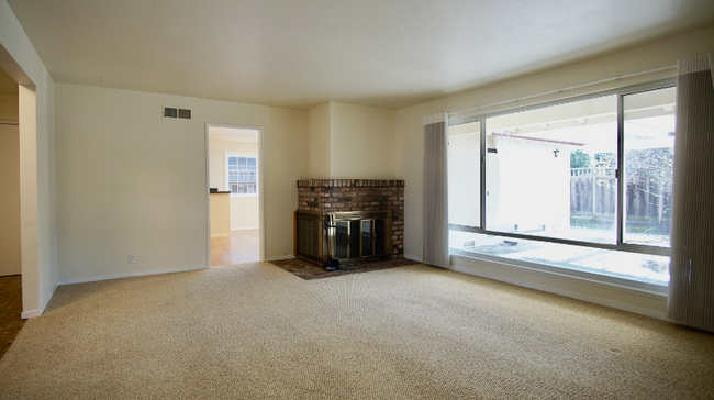 1186 Kent Ave in Sunnyvale, CA - Building Photo - Building Photo