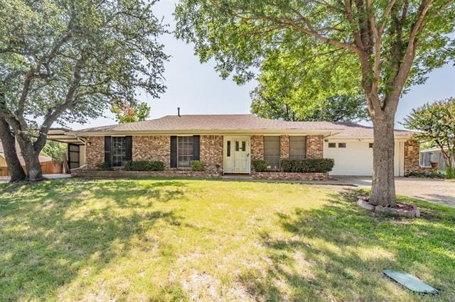 2890 Elsinor Dr in Fort Worth, TX - Foto de edificio - Building Photo