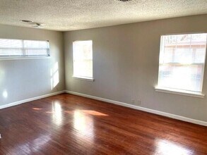 2409 Utica Ave in Lubbock, TX - Building Photo - Building Photo