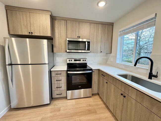 5734 NE 10th Ave-Unit -C in Portland, OR - Building Photo - Building Photo