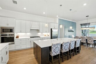 7002 Del Webb Oak Creek Blvd in North Fort Myers, FL - Building Photo - Building Photo