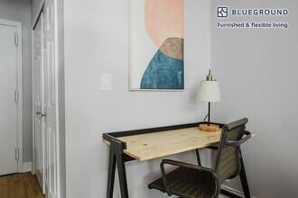 301 E 47th St in New York, NY - Building Photo - Building Photo