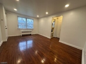 17 Carolyn Terrace in Roselle, NJ - Building Photo - Building Photo