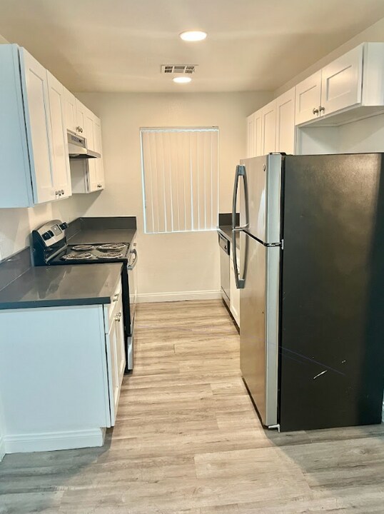 1750 Karen Ave in Las Vegas, NV - Building Photo