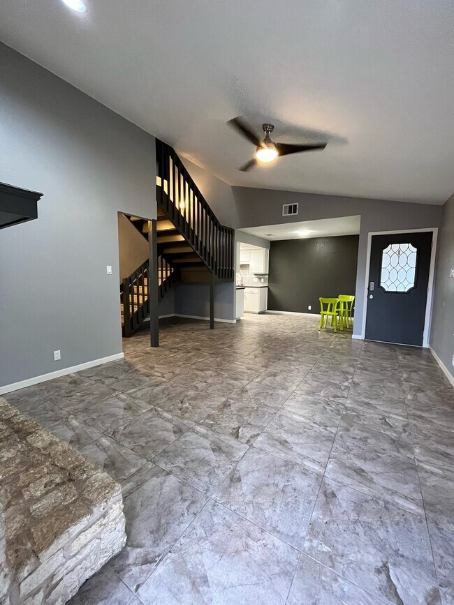 201 E Noton St in Pflugerville, TX - Building Photo - Building Photo