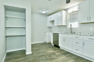 226-228 W Park Ave in Niles, OH - Building Photo - Building Photo