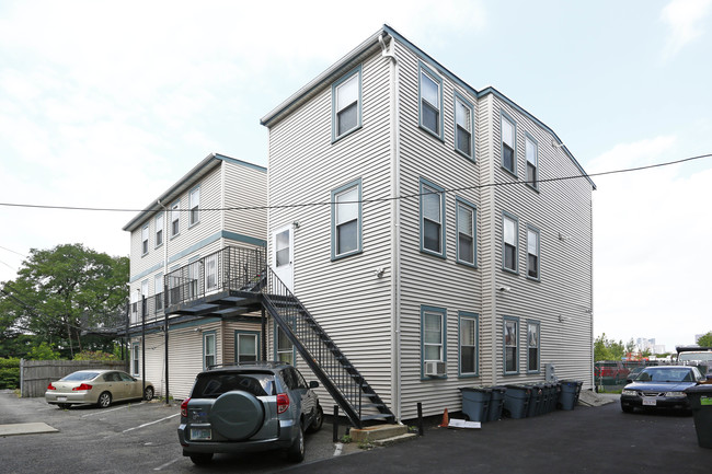 8 Humboldt Pl in Boston, MA - Building Photo - Building Photo