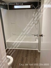 1726 Eagle Bay Ln in Navarre, FL - Foto de edificio - Building Photo