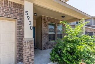 5930 Ivans Farm in San Antonio, TX - Building Photo - Building Photo