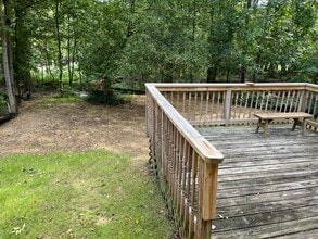 8 Dixon Ln, Unit Rear in East Hanover, NJ - Building Photo - Building Photo