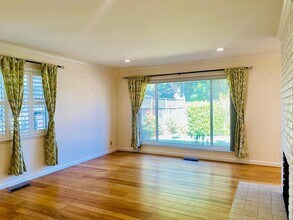 1609 Blossom Hill Rd in San Jose, CA - Foto de edificio - Building Photo