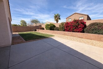 516 E Wolf Hollow Dr in Casa Grande, AZ - Building Photo - Building Photo