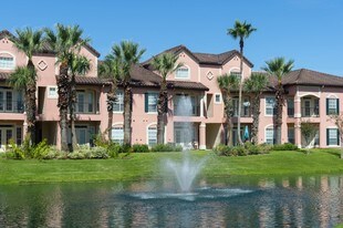 Las Palmas in Houston, TX - Building Photo