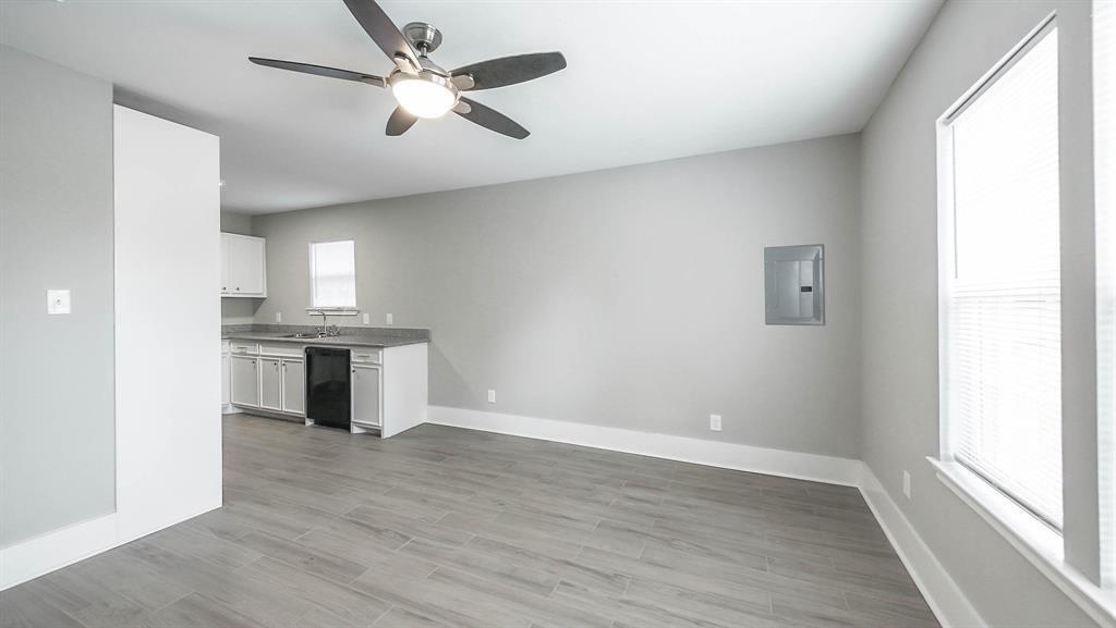 211 N Milby St Photo
