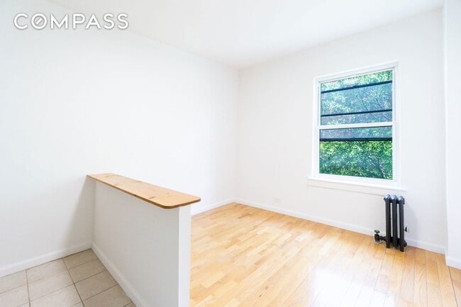 320 W 20th St, Unit 15 in New York, NY - Building Photo - Building Photo