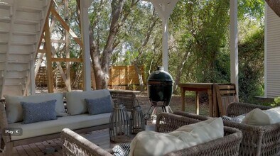 6296 W County Hwy 30A in Santa Rosa Beach, FL - Foto de edificio - Building Photo