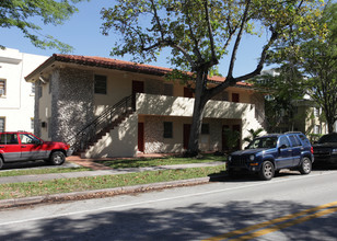 234 Salamanca Ave in Coral Gables, FL - Building Photo - Building Photo