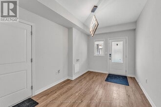 124 Compass Trail in Cambridge, ON - Building Photo - Building Photo