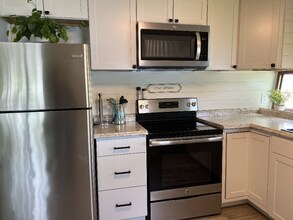 7811 Hillside Dr in Traverse City, MI - Building Photo - Building Photo