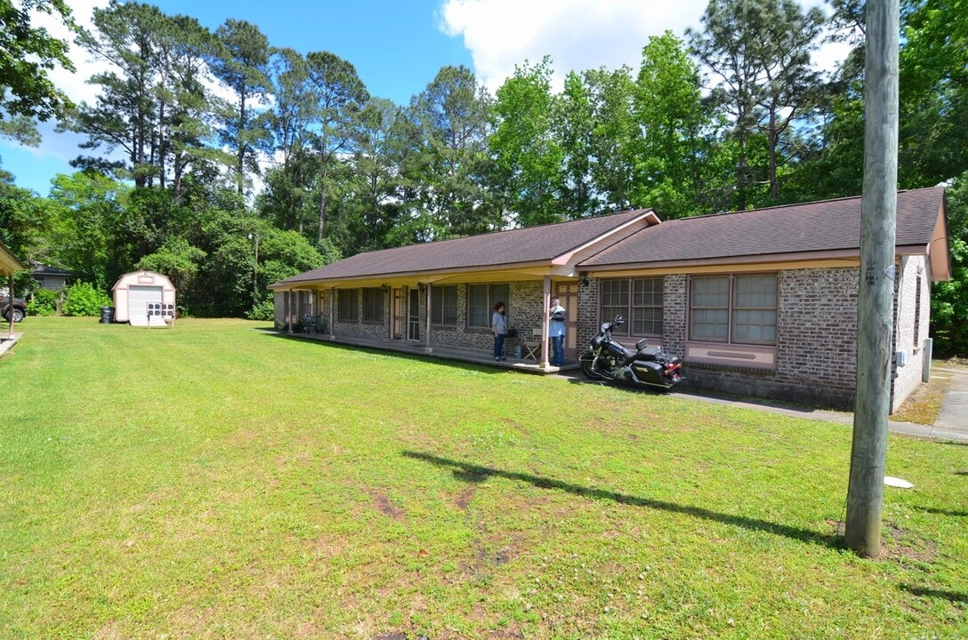 8836 Deerwood Dr, Unit 8836 in North Charleston, SC - Foto de edificio