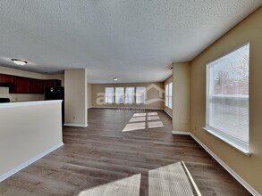 10421 Parmer Cir in Fishers, IN - Foto de edificio - Building Photo