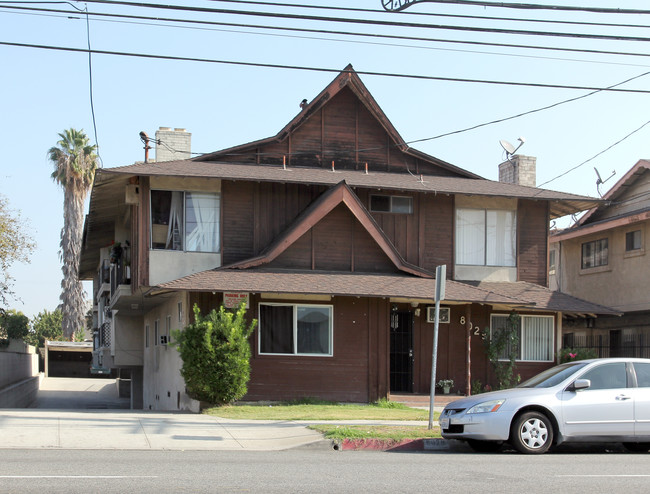 8029 Stewart and Gray Rd in Downey, CA - Foto de edificio - Building Photo