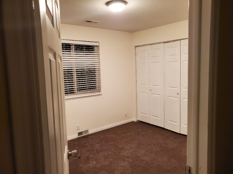 2186 Karalee Way in Sandy, UT - Foto de edificio