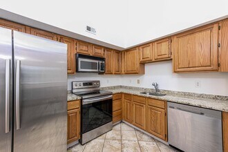 1 Forest Glen Cir in Middletown, CT - Building Photo - Building Photo