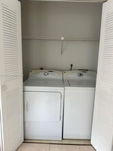 3350 Pinewalk Dr N in Margate, FL - Building Photo - Building Photo