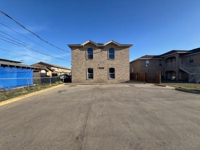 3006 E Stewart St in Laredo, TX - Building Photo