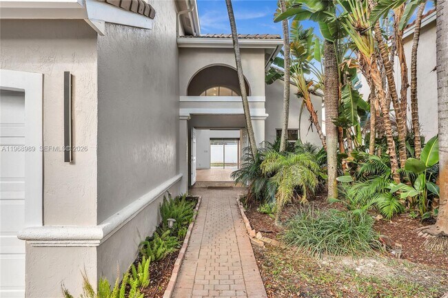 4917 SW 32nd Way in Fort Lauderdale, FL - Building Photo - Building Photo