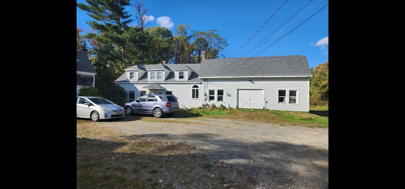 70 Cushman Rd in Corinth, ME - Building Photo