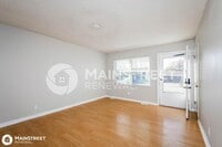 1716 Springhill Dr photo'