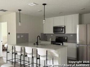 4922 Via Sonoma Trail in Converse, TX - Building Photo - Building Photo