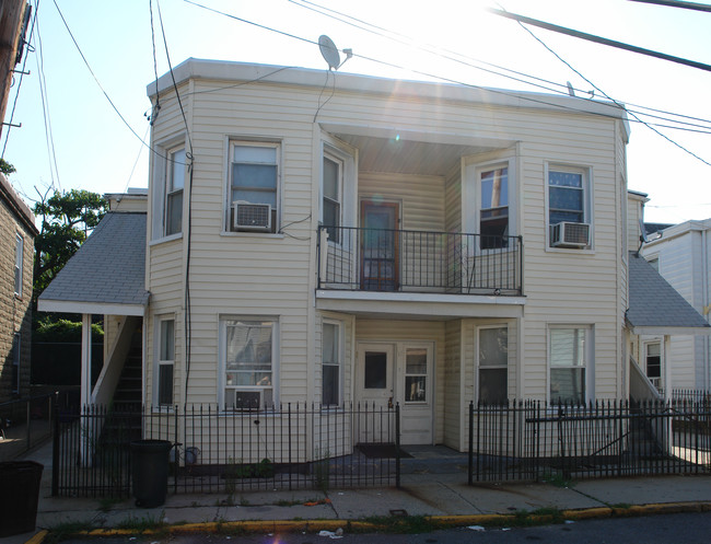 12 Gesner Pl in Tarrytown, NY - Building Photo - Building Photo