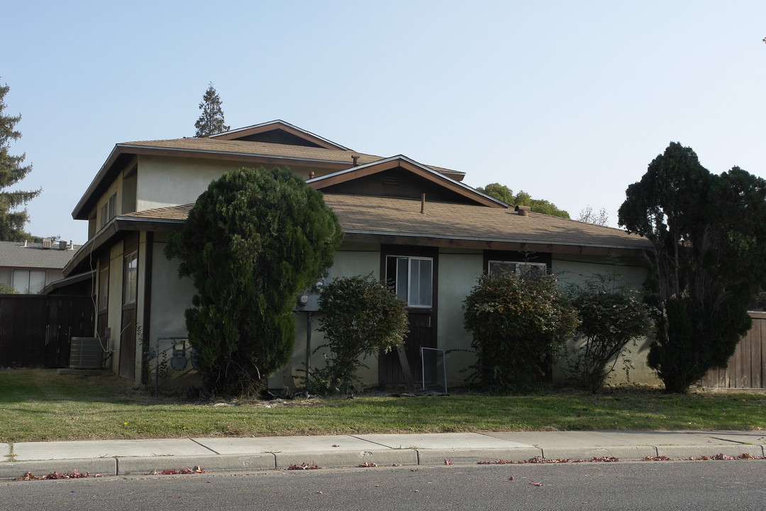 3312 Santa Rosa Ct in Merced, CA - Foto de edificio