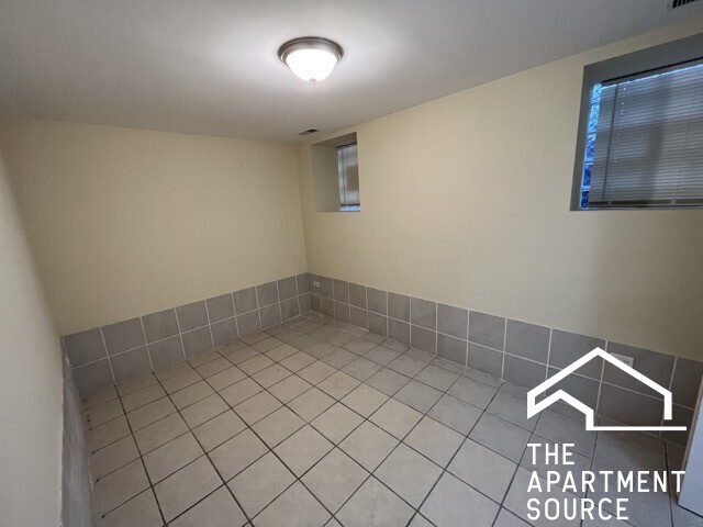 2300 S Ridgeway Ave in Chicago, IL - Building Photo - Building Photo