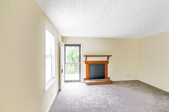 3499 McGavock Pike in Nashville, TN - Foto de edificio - Building Photo