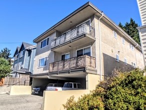 2216 NW 59th St in Seattle, WA - Building Photo - Building Photo