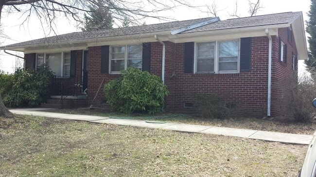 property at 1801 W Meadowview Rd