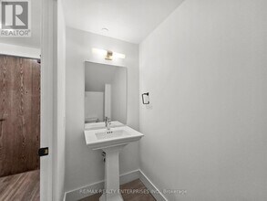 2782 Barton St E in Hamilton, ON - Building Photo - Building Photo