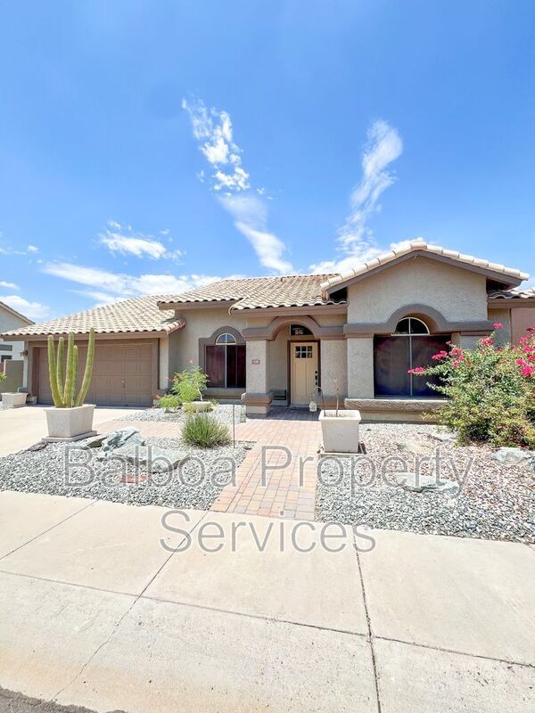 property at 1220 E Briarwood Terrace