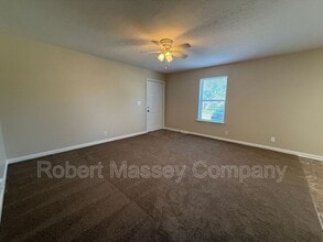 7907 Canonero Way in Louisville, KY - Building Photo - Building Photo