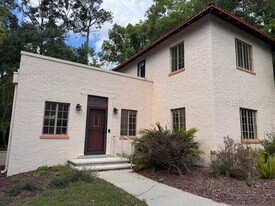 2616 SW 4th Pl in Gainesville, FL - Building Photo