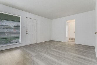 528 Southtrail Dr in San Antonio, TX - Building Photo - Building Photo