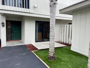 320 Deer Creek Wildwood Ln E in Deerfield Beach, FL - Building Photo - Building Photo